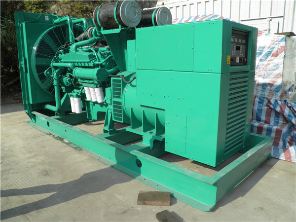 青原出租发电机 发电机组厂家：柴油发电机组的控制屏的作用是什么？